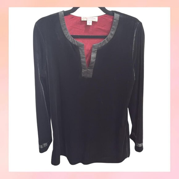 Tops - Black Velvet V-Neck Long-Sleeve Tunic Small